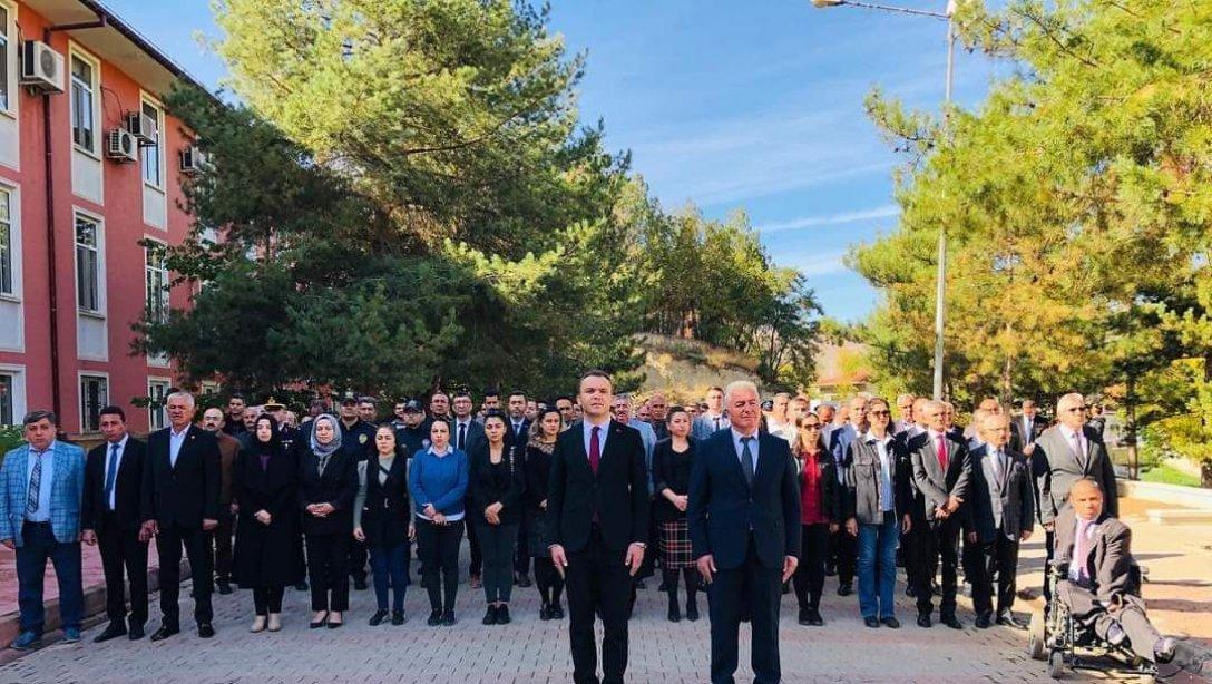 Cumhuriyetimizin Kuruluşunun 99. Yıldönümü Münasebetiyle Atatürk Anıtında  Çelenk Töreni yapıldı
