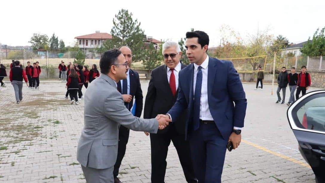 Kaymakamımız Sayın Resul Tutay, Naci Demirağ Anadolu Lisesi'ni ziyaret etti.
