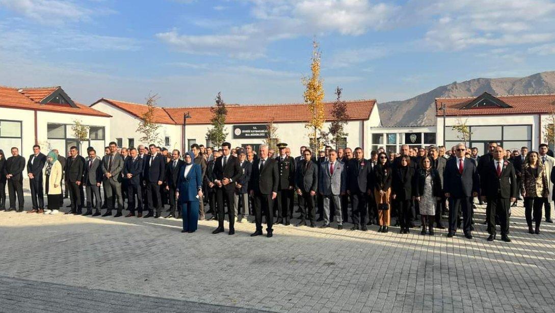 10 Kasım Atatürk'ü Anma Günü Çelenk Sunma ve Salon Programı gerçekleştirildi.